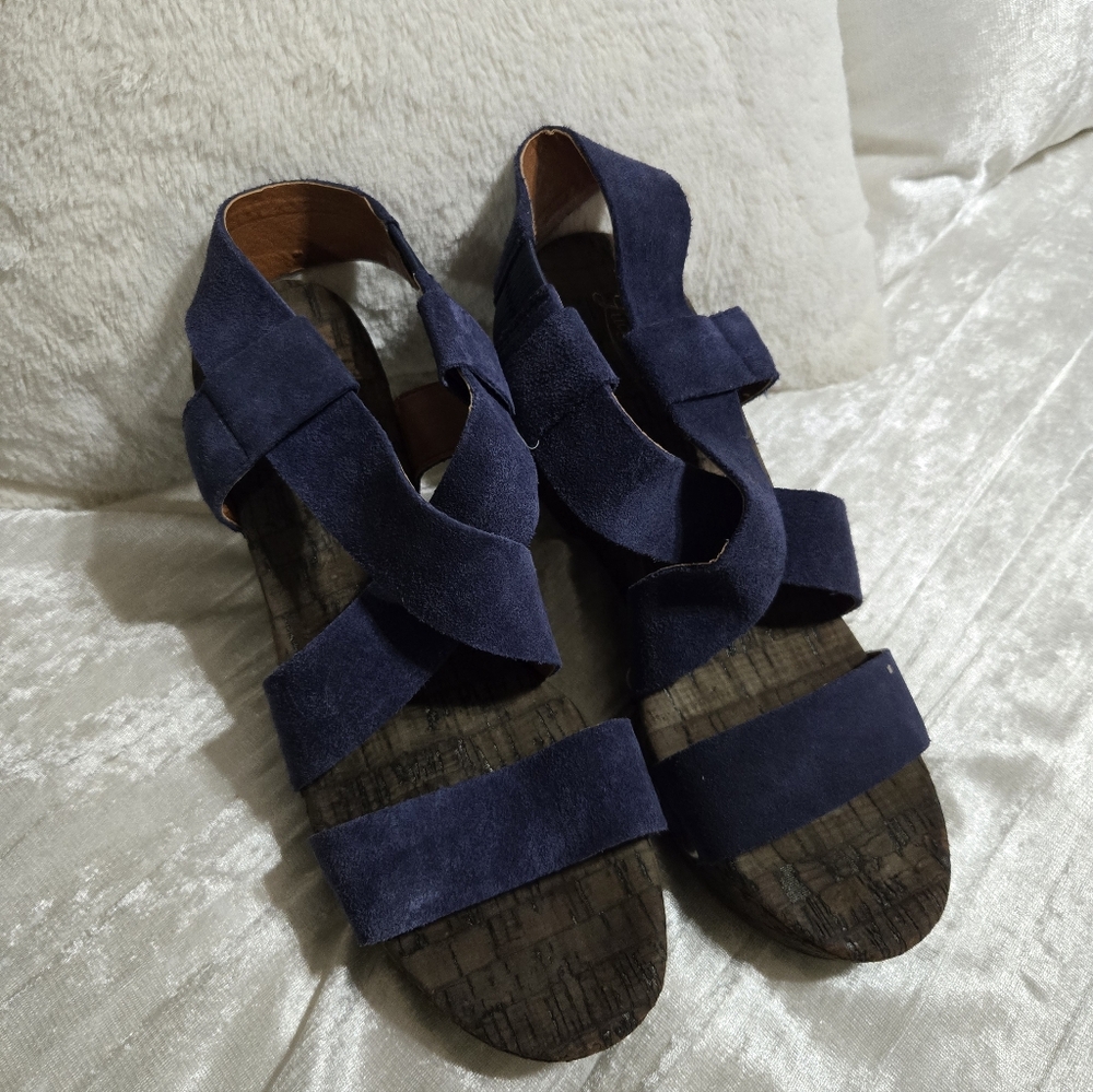 Leather Navy Sandals By Lucky Brand. NWOT NEVER WORN Size 7 1/2